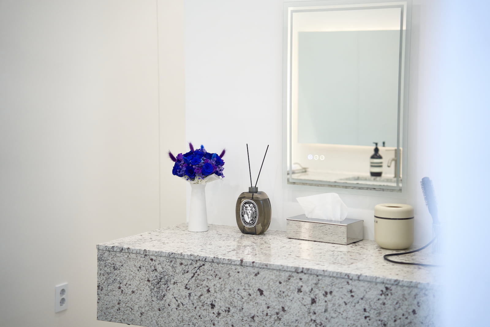 Arskin Hongdae Clinic interior