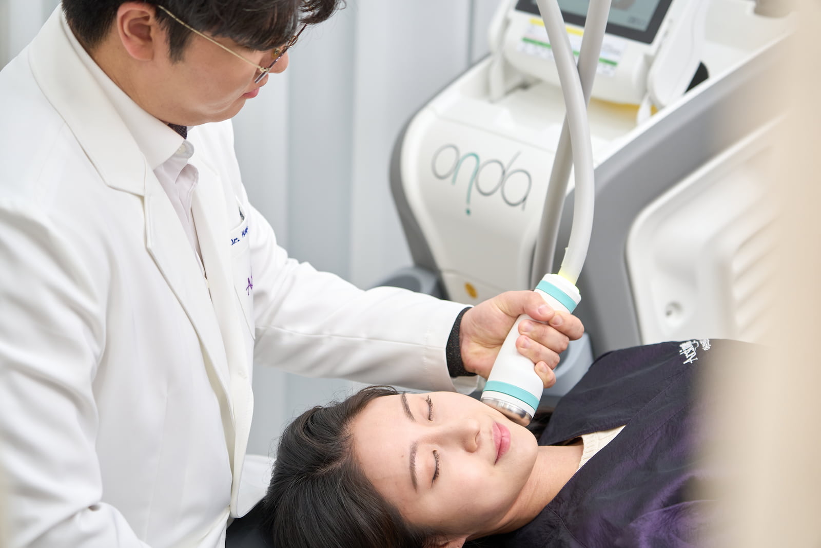 Arskin Hongdae Clinic interior