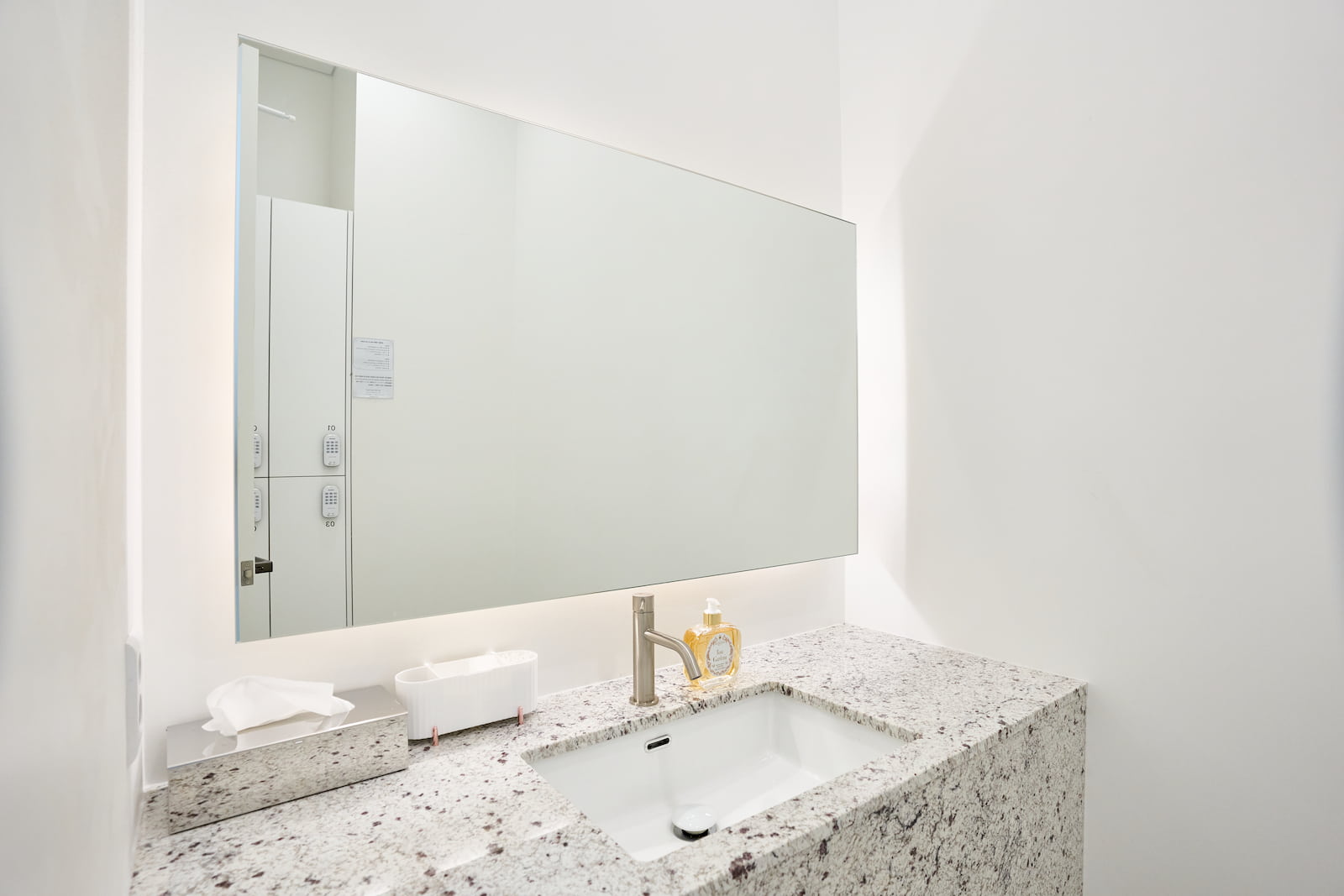 Arskin Hongdae Clinic interior