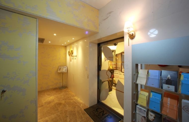 CNP Apgujeong Clinic interior
