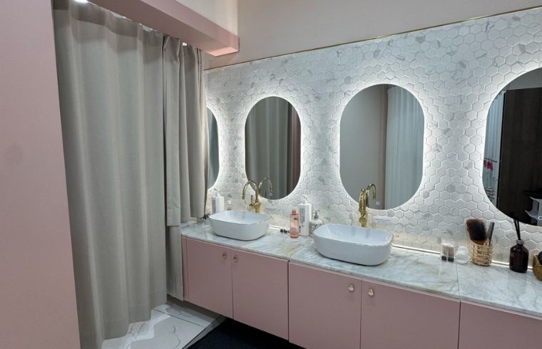 Shine U Clinic interior