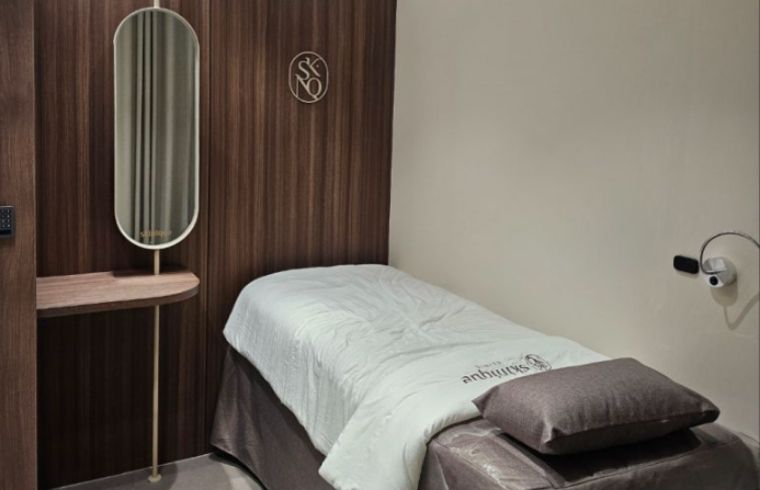 Skinique Clinic interior